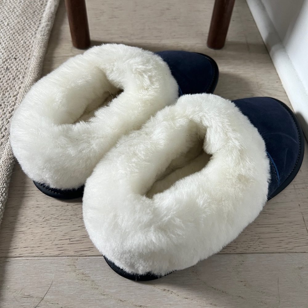 Garneau Lazybone Sheepskin Slippers - Picture 2 of 3
